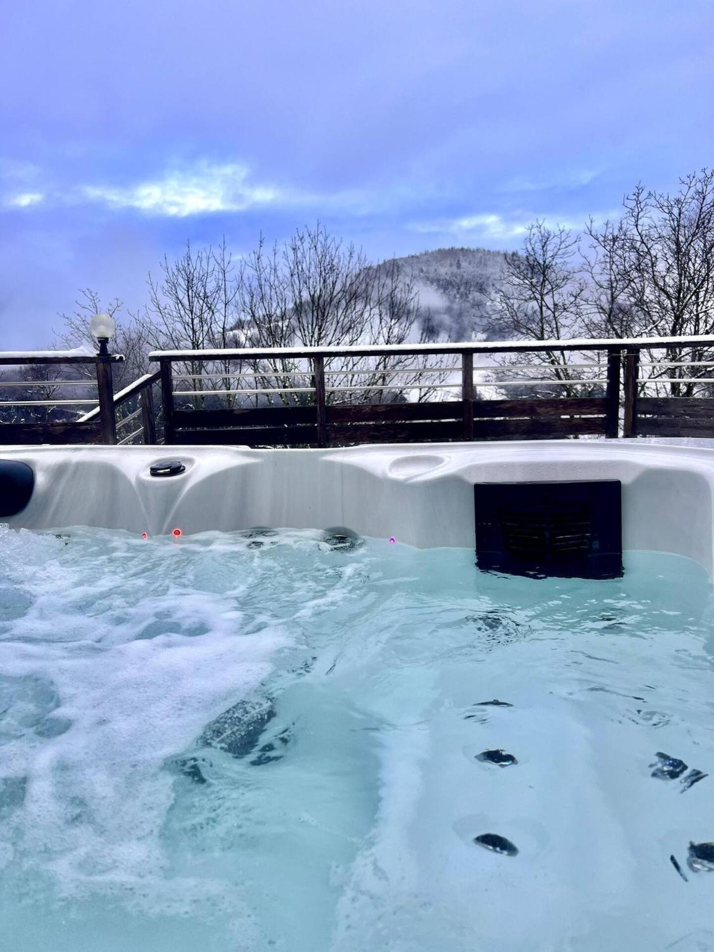 Charming Family Chalet For 8 People, With Private Hot Tub Les Clefs Екстер'єр фото